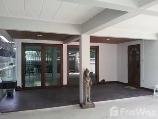 For rent 4 bed house in Huai Khwang, Bangkok