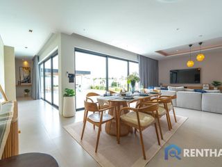 Villa en venta de 4 habitaciones en Bang Lamung, Chonburi
