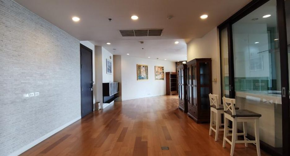 For sale そして for rent 4 Beds condo in Bang Kho Laem, Bangkok