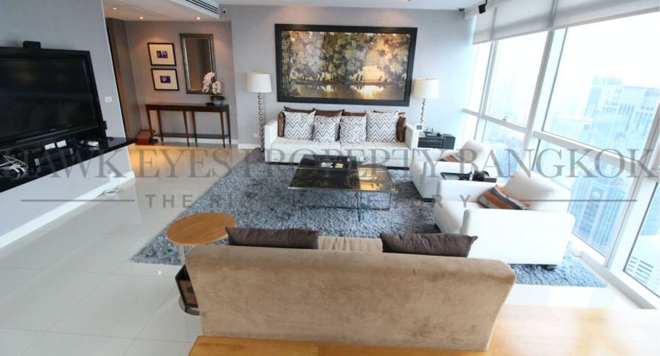 For rent 3 bedrooms condo in Pathum Wan, Bangkok