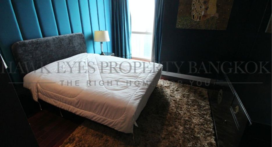 For rent 3 bedrooms condo in Pathum Wan, Bangkok