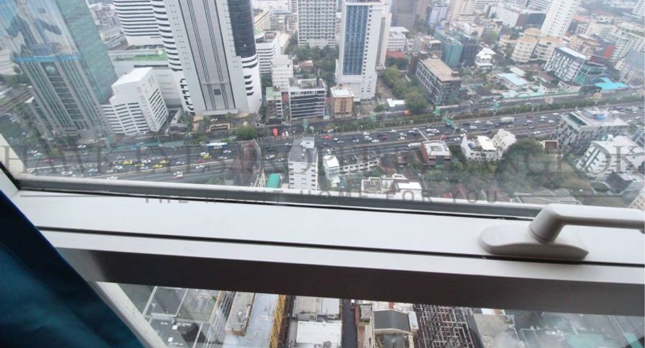 For rent 3 bedrooms condo in Pathum Wan, Bangkok