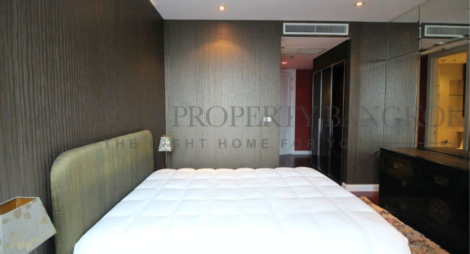 For rent 3 bedrooms condo in Pathum Wan, Bangkok
