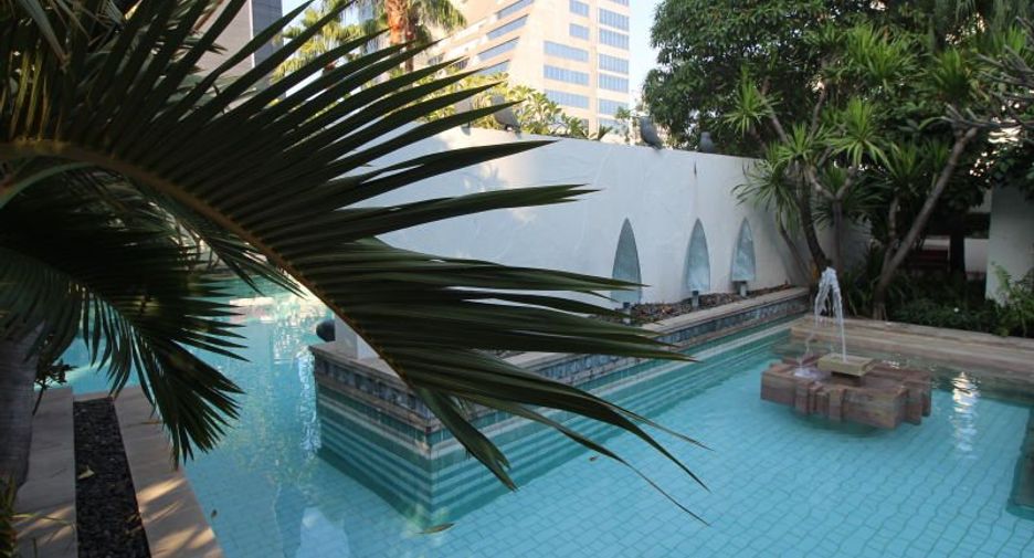 For rent 3 bedrooms condo in Pathum Wan, Bangkok