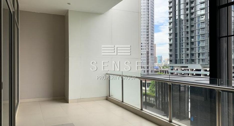 For rent 3 bedrooms condo in Watthana, Bangkok