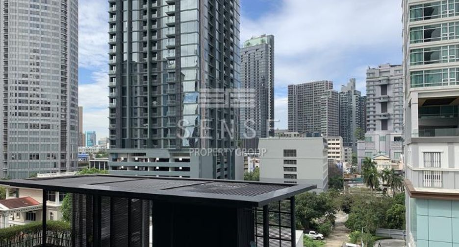 For rent 3 bedrooms condo in Watthana, Bangkok