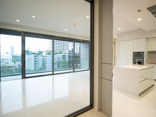 For sale 2 bed condo in Khlong Toei, Bangkok