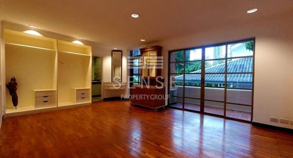 Reihenhaus zur Miete mit 3 Zimmer in Pathum Wan, Bangkok
