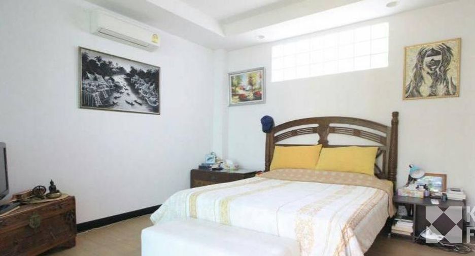 For sale 7 bed condo in Watthana, Bangkok