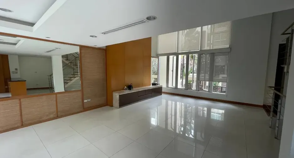 For sale そして for rent 3 Beds house in Yan Nawa, Bangkok