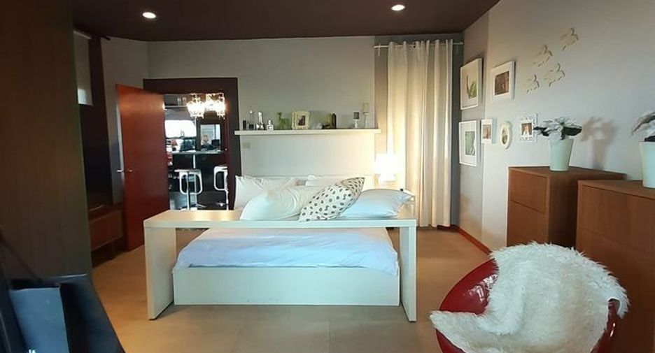 For rent 5 Beds condo in Bang Na, Bangkok