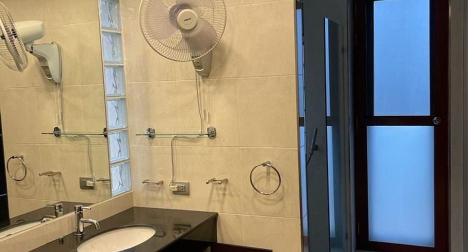 For rent 3 bed apartment in Mueang Phuket, Phuket