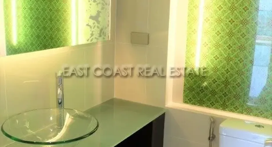 For sale 2 ベッドルーム condo in Bang Lamung, Chonburi