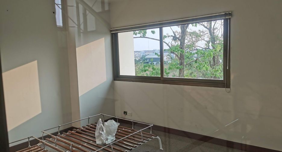For sale office in Khan Na Yao, Bangkok