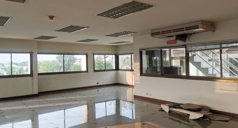 For sale office in Khan Na Yao, Bangkok