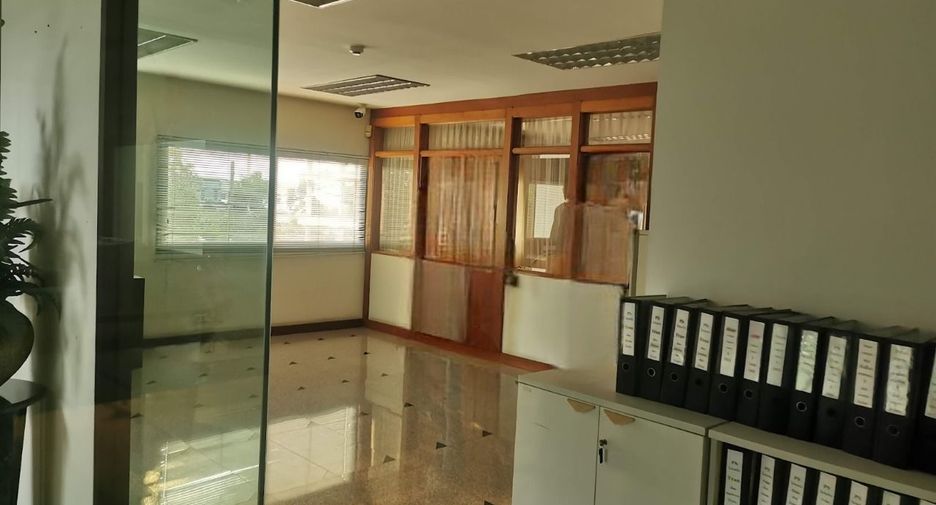 For sale office in Khan Na Yao, Bangkok