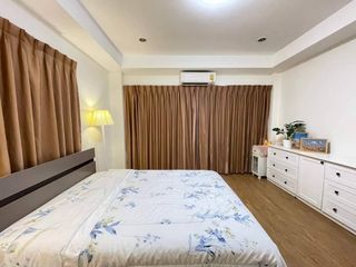 For rent 4 bed townhouse in Huai Khwang, Bangkok