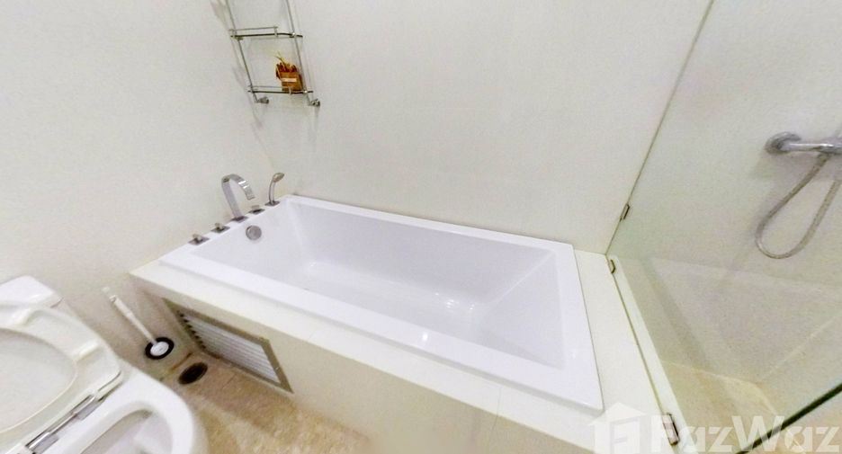 For sale 3 bed condo in Watthana, Bangkok