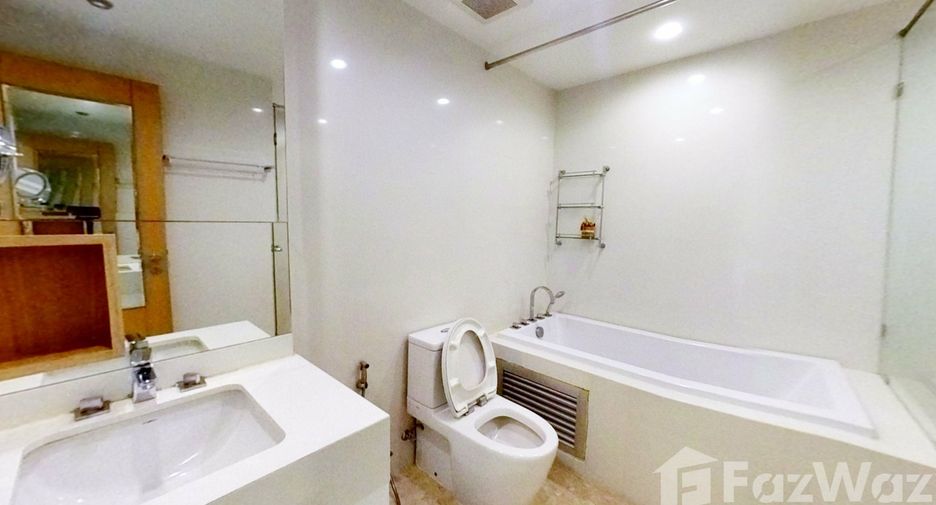 For sale 3 bed condo in Watthana, Bangkok