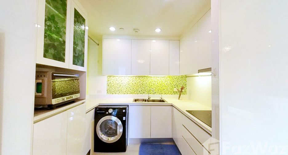 For sale 3 bed condo in Watthana, Bangkok