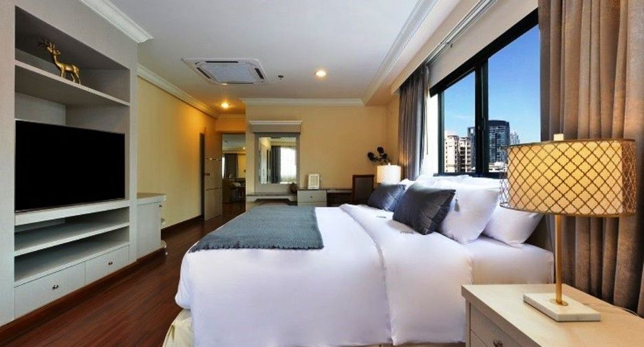 For rent 3 bed condo in Watthana, Bangkok