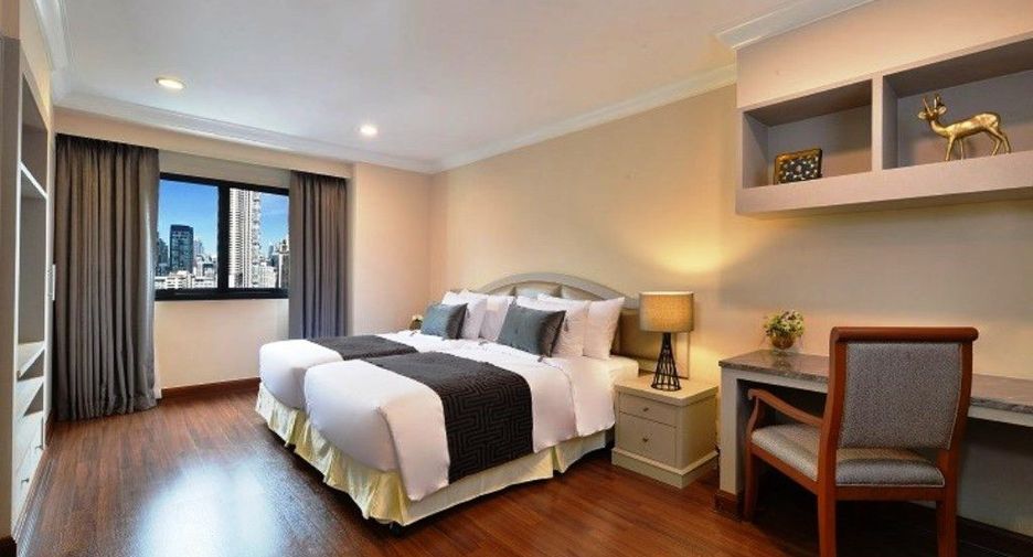For rent 3 bed condo in Watthana, Bangkok