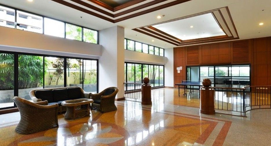 For rent 3 bed condo in Watthana, Bangkok