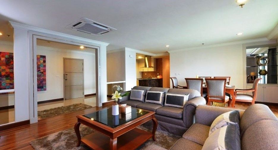 For rent 3 bed condo in Watthana, Bangkok