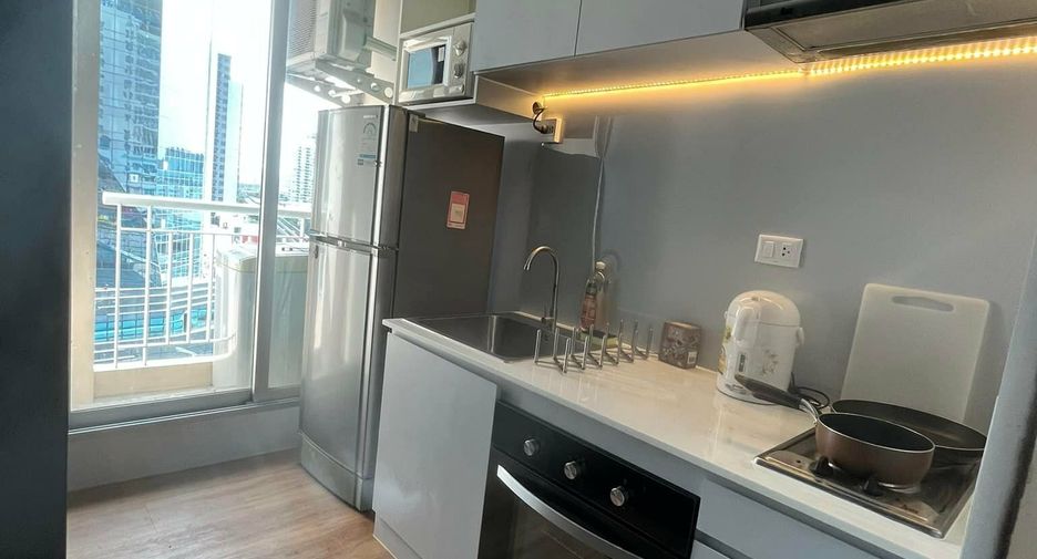 For rent 2 Beds condo in Phaya Thai, Bangkok