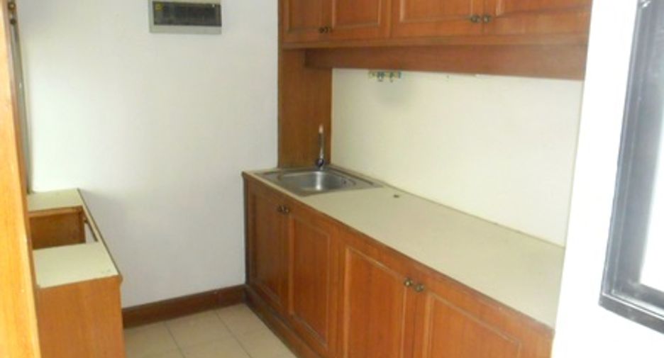 For sale 3 bedrooms apartment in Lak Si, Bangkok