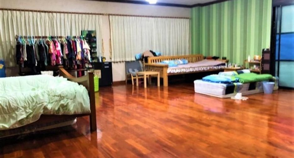 For sale 10 bed retail Space in Sam Phran, Nakhon Pathom