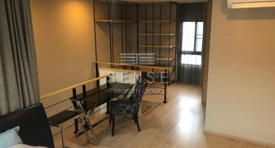 For rent 3 bed townhouse in Suan Luang, Bangkok