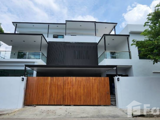 For rent 5 bed house in Watthana, Bangkok