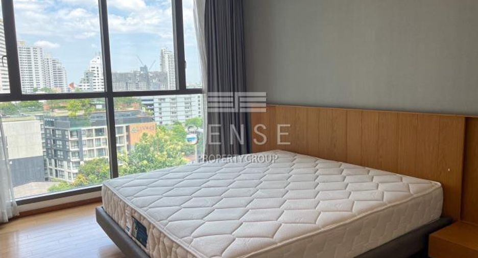For rent 2 bedrooms condo in Khlong Toei, Bangkok