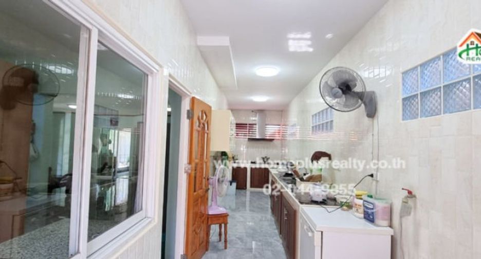 For sale 4 bedrooms house in Bang Bo, Samut Prakan
