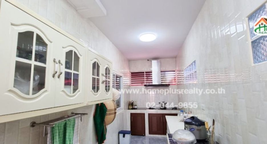 For sale 4 bedrooms house in Bang Bo, Samut Prakan