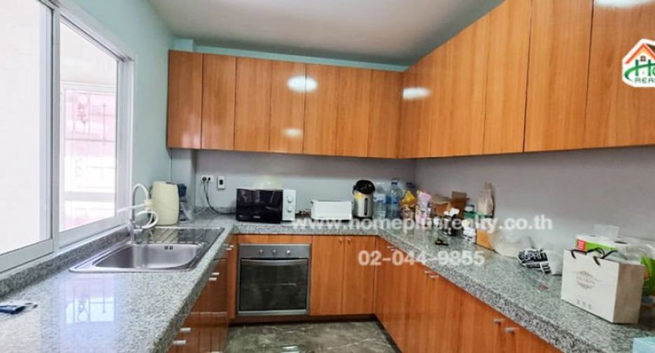 For sale 4 bedrooms house in Bang Bo, Samut Prakan