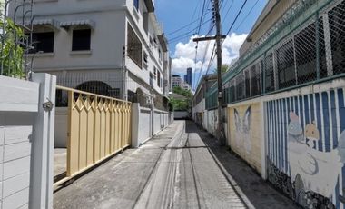 For sale 4 ベッドルーム house in Sathon, Bangkok