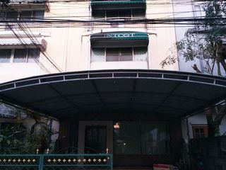 For rent 7 bed townhouse in Chatuchak, Bangkok