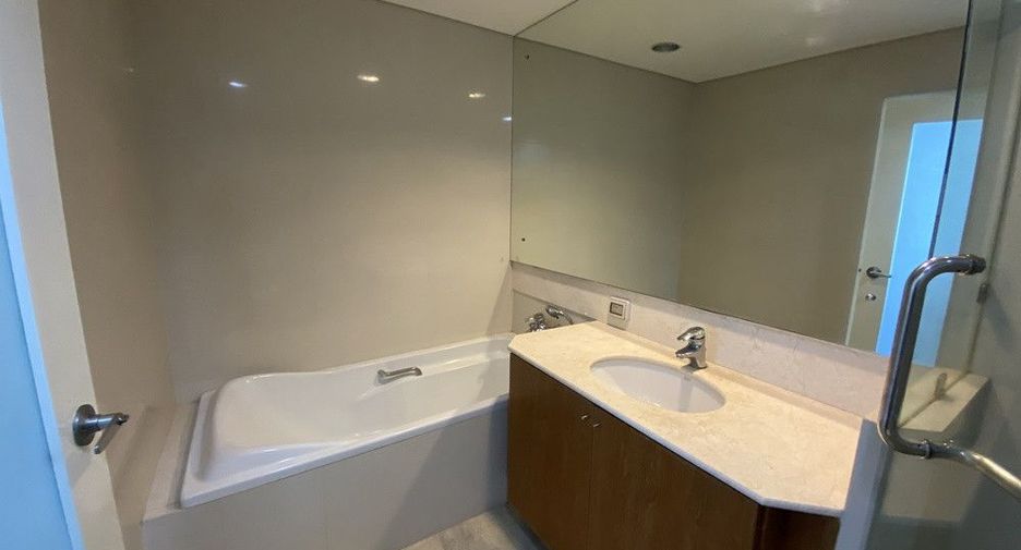 For rent 2 Beds condo in Khlong Toei, Bangkok