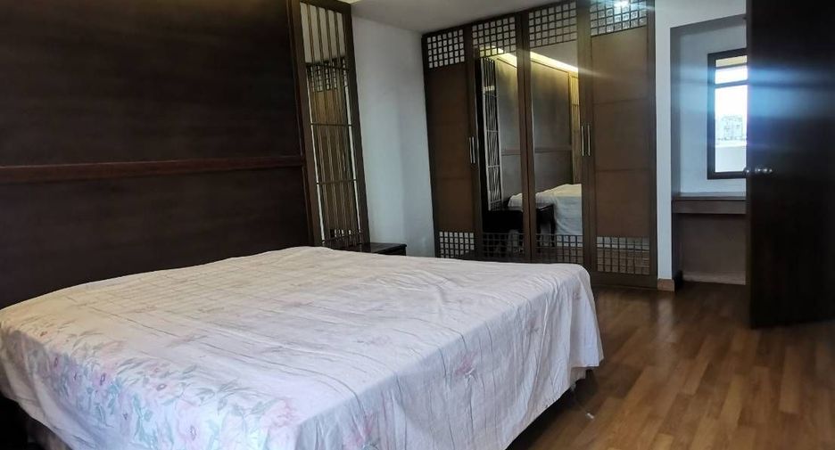 For rent 1 bed condo in Phra Khanong, Bangkok