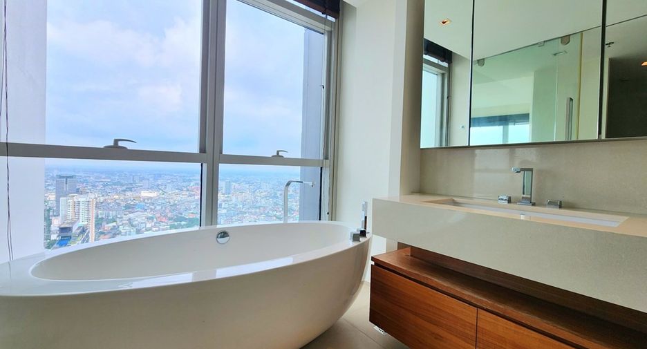 For sale 3 bedrooms condo in Sathon, Bangkok