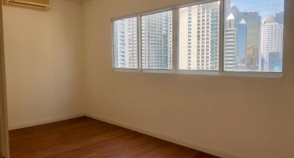 For sale and for rent 2 bed condo in Watthana, Bangkok