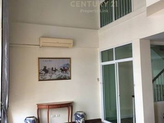 For rent 3 bedrooms townhouse in Bang Na, Bangkok