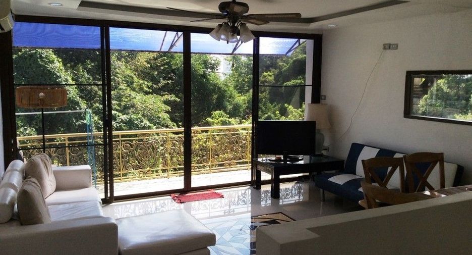 For sale 5 Beds townhouse in Pratumnak, Pattaya