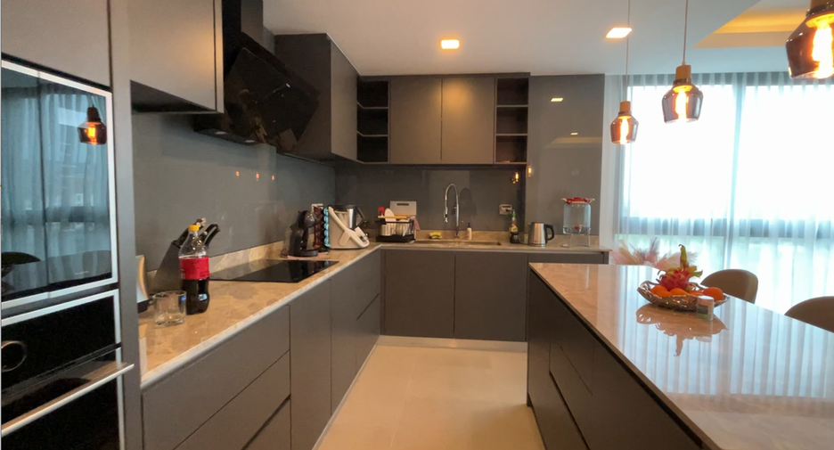 For sale 3 bedrooms condo in Bang Lamung, Chonburi