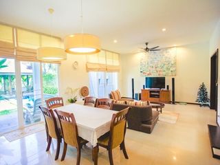 Reihenhaus zur Miete und zum Kauf mit 3 Zimmer in Mueang Phuket, Phuket