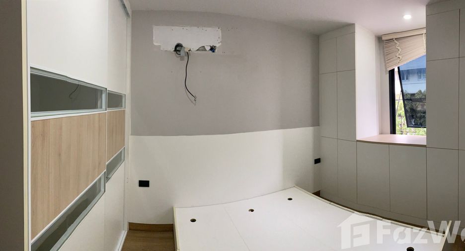 For sale 2 bed condo in Phaya Thai, Bangkok