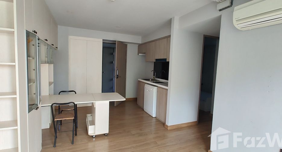 For sale 2 bed condo in Phaya Thai, Bangkok