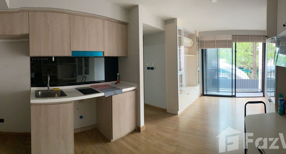 For sale 2 bed condo in Phaya Thai, Bangkok
